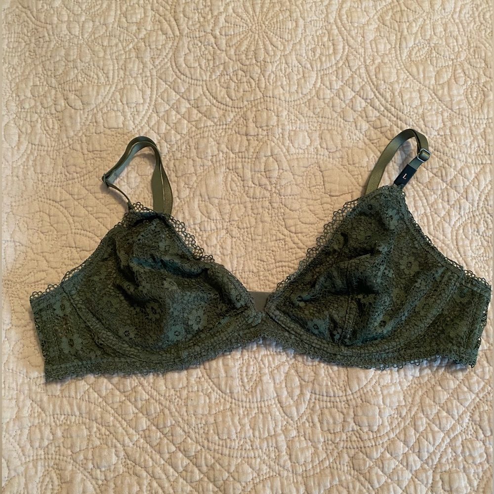 Victoria’s Secret bralette with underwire size Large